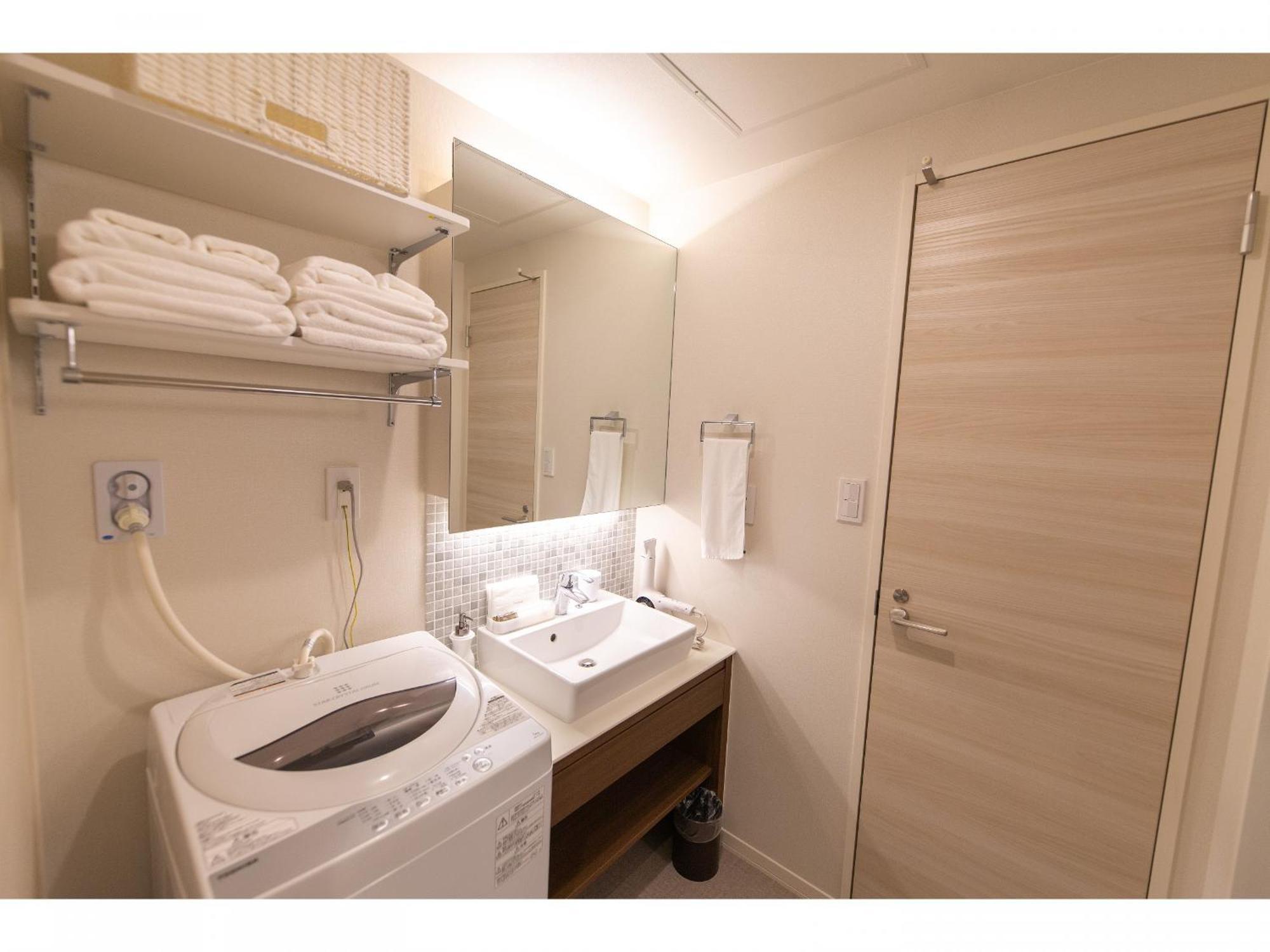 Aparthotel Grand Base Hiroshima Ekimae Esterno foto